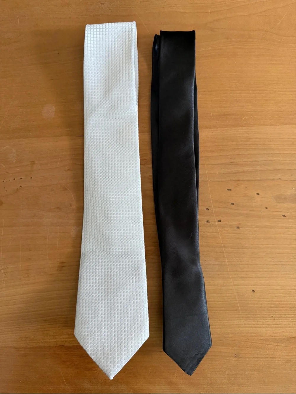 Men’s necktie bundle solid white black skinny tie new